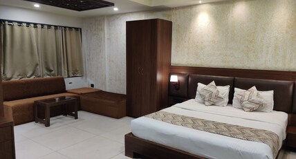 LA PEARL Room Type - Premium Suite room