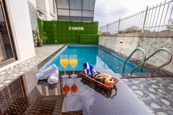 Staycation - Luxe 4BHK Fully Serviced Villa & Pool