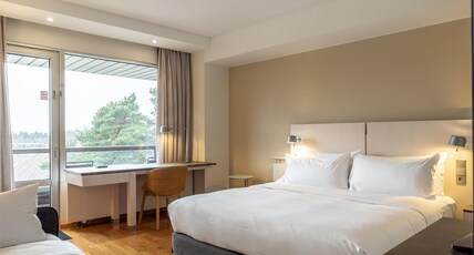 Hilton Helsinki Kalastajatorppa Room Type - KING GUEST ROOM BALCONY