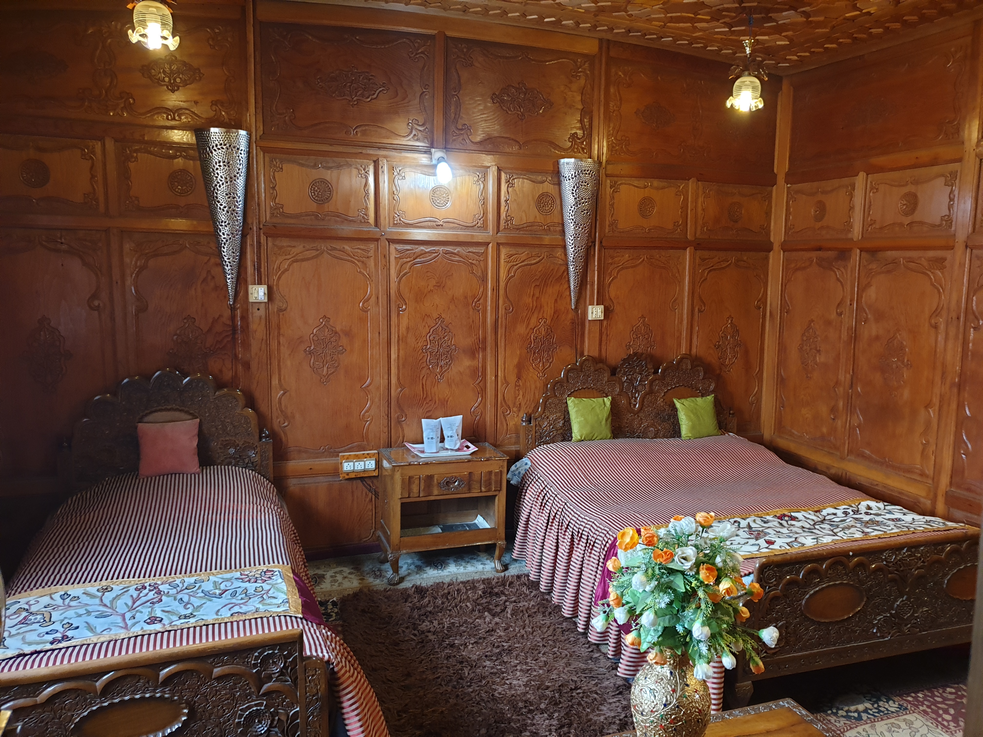 Houseboat Gold Mohar - Tap to explore photos