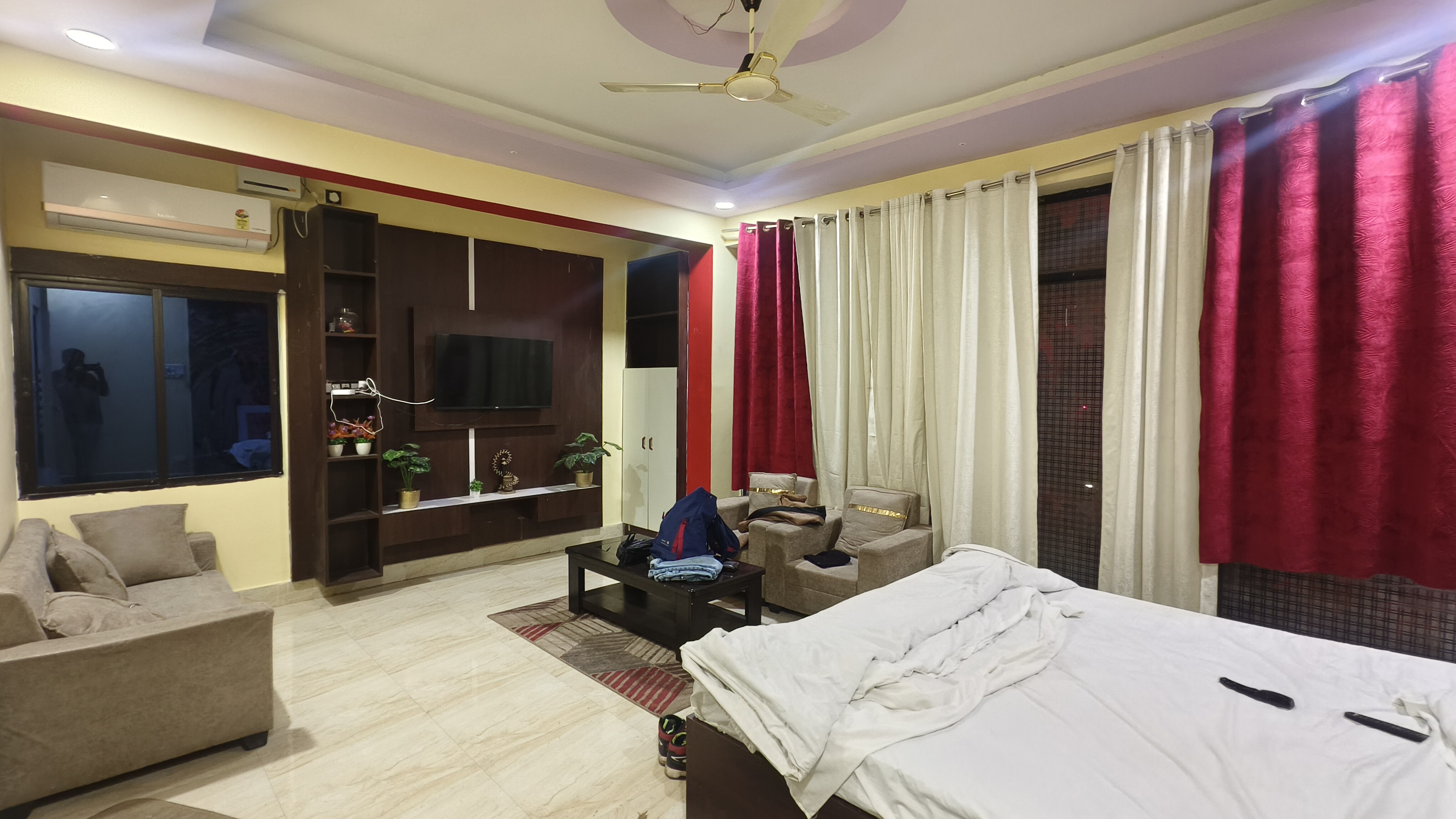Hotel Sri hari by Hungry house - Tap to explore photos