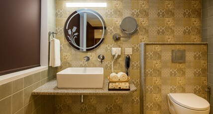 Hotel Green Rooms, Vintage Luxury Near Dal Lake Room Type - Family Room (Inter connected) Hot and Cold AC