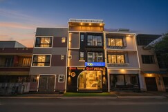 FabHotel Peralz - Nr. Boriwali Station