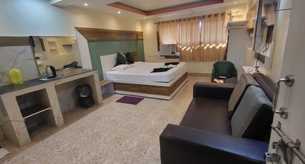 JAY HO Room Type - King Suite double Bedroom