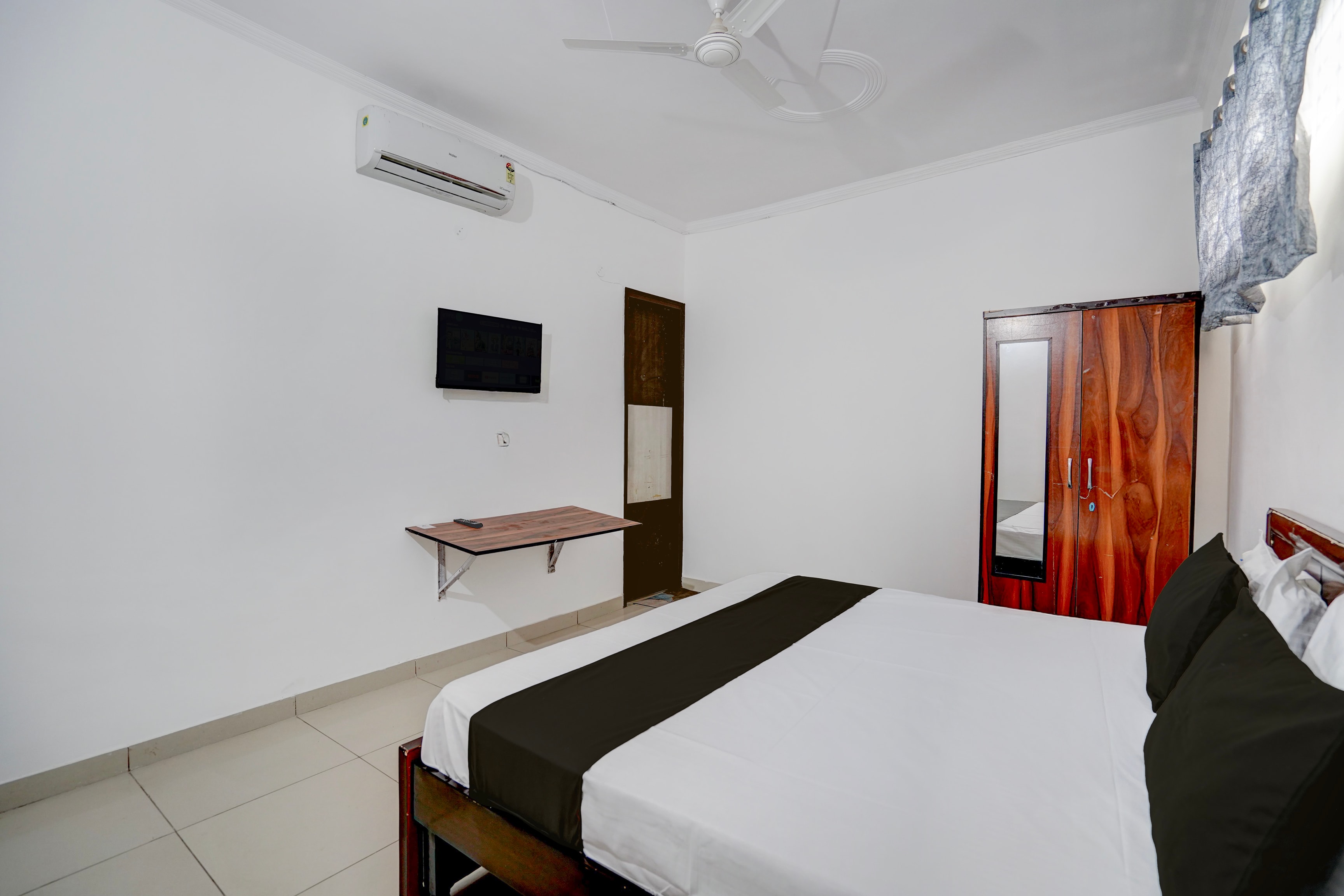 Hindon Banquet & Hotel - Tap to explore photos