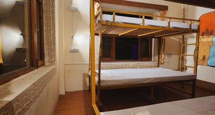 Hostelam The Mountain Story Manali Room Type - Female Dorm Room