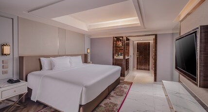 Aira Bangkok Sukhumvit 11 by Kingston Hotels Room Type - Premier King room with City View Aira Bangkok Sukhumvit 11 by Kingston Hotels Room Type - Premier King room with City View