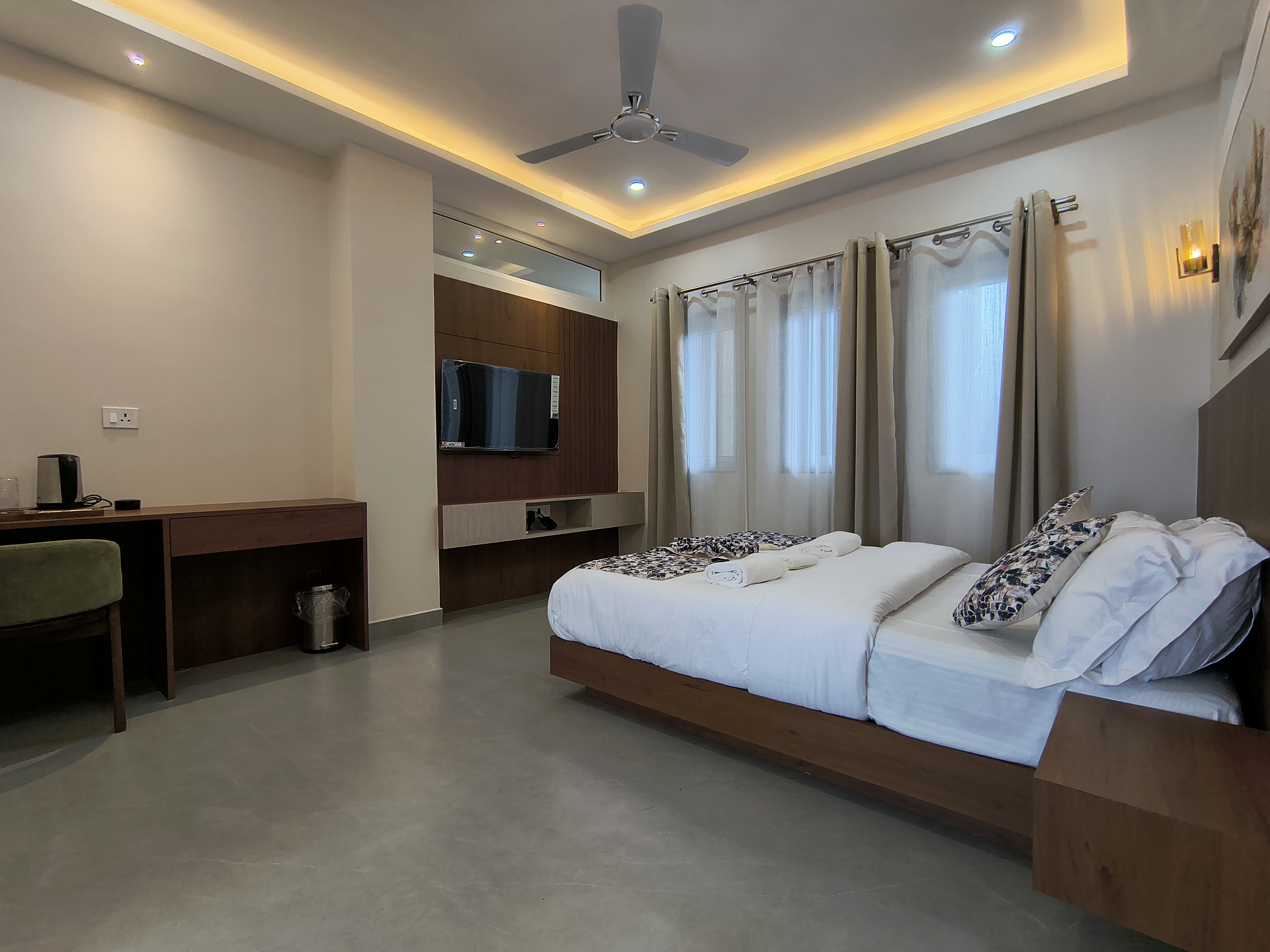 Kynjing Suites - Tap to explore photos