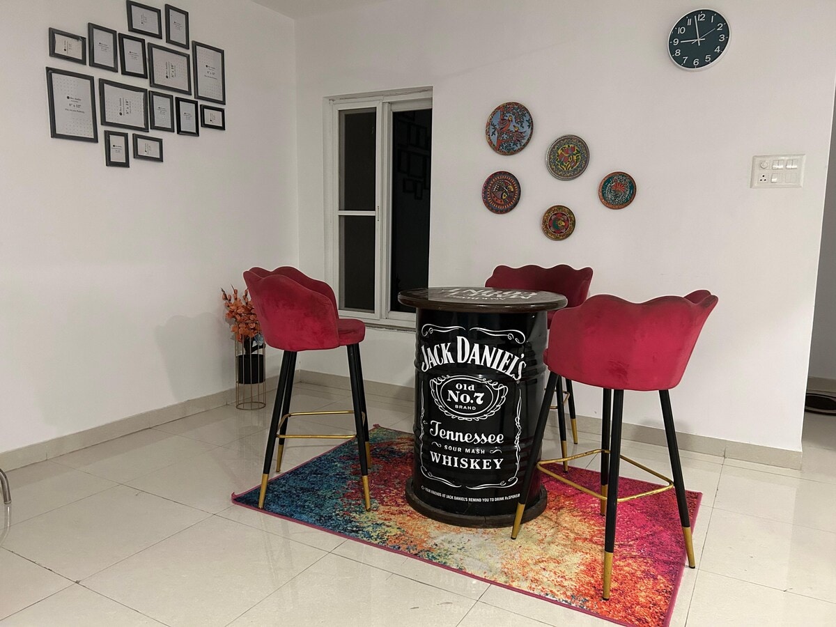 Mohak s luxury home stay - Tap to explore photos
