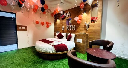 Hotel Shrimad Ahmedabad Room Type - Round Bed