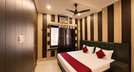 Raghuraaj Palace Room Type - Deluxe Ac Room