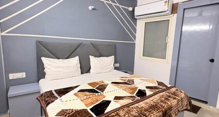 King Rama Hotel Room Type - Standard Queen Bed Room