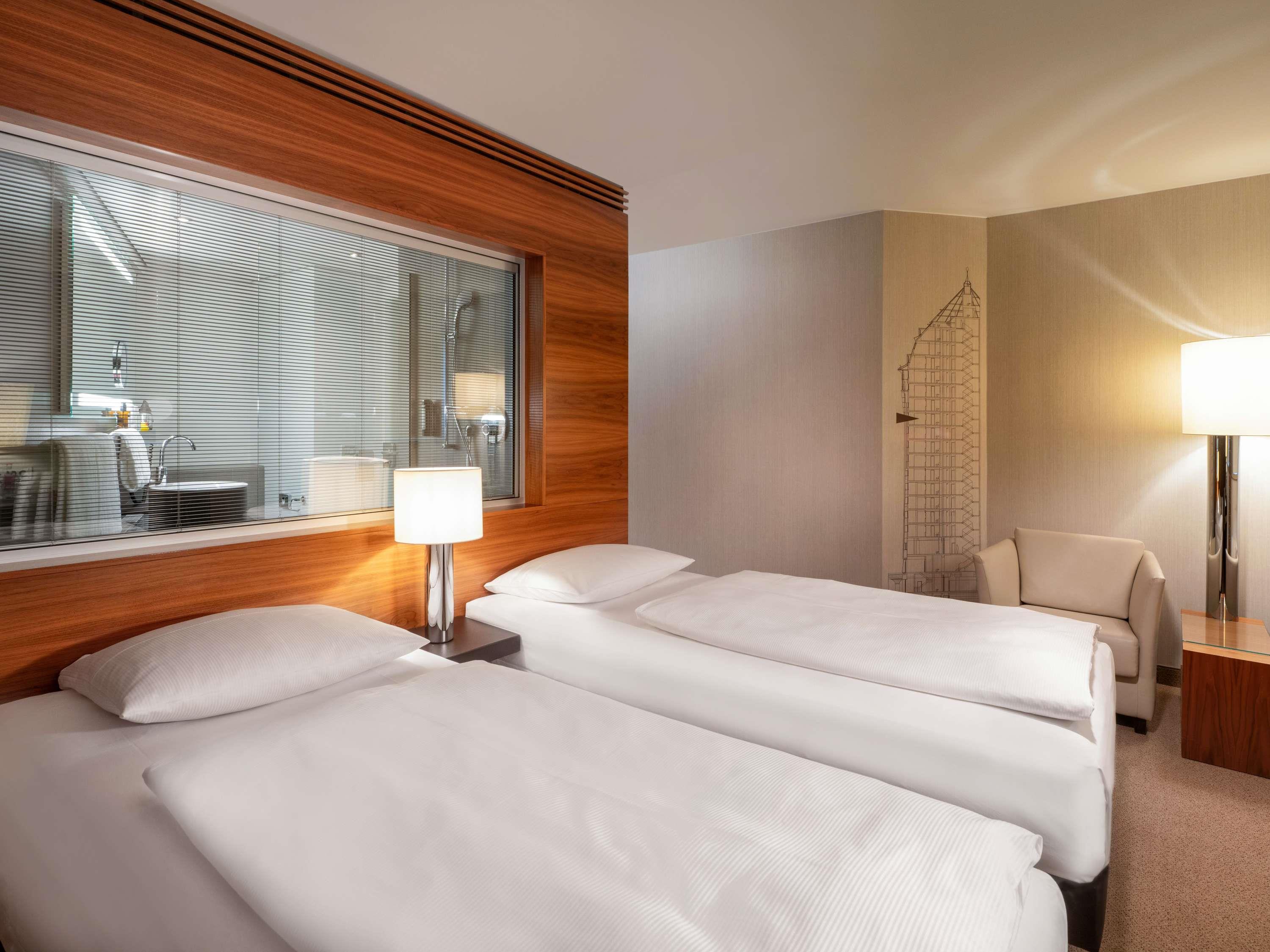 Movenpick Hotel Hamburg - Tap to explore photos