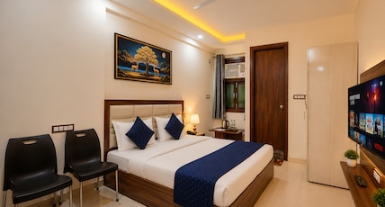 Airport Popular Plaza Room Type - Deluxe Room (1King Size Bed) Airport Popular Plaza Room Type - Deluxe Room (1King Size Bed)