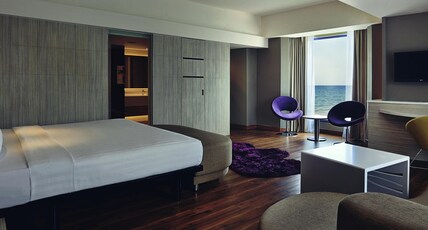 Mercure Convention Center Ancol Room Type - Executive Room, Ocean View - 1 King Size Bed Mercure Convention Center Ancol Room Type - Executive Room, Ocean View - 1 King Size Bed