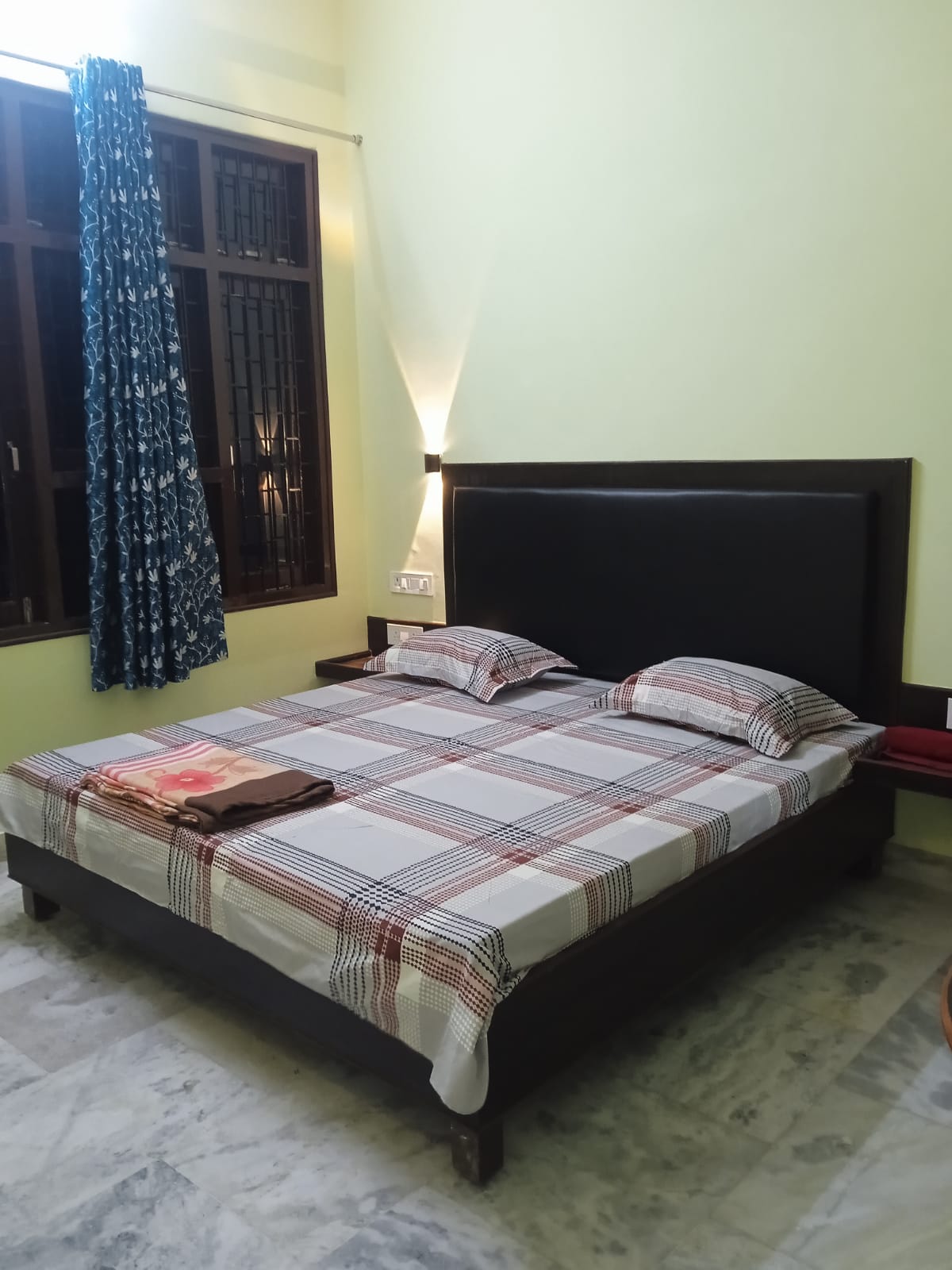 Shanti Niketan Hostel & Homestay - Tap to explore photos