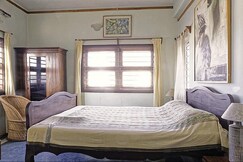 Her View I Luxe Room & Kitchen