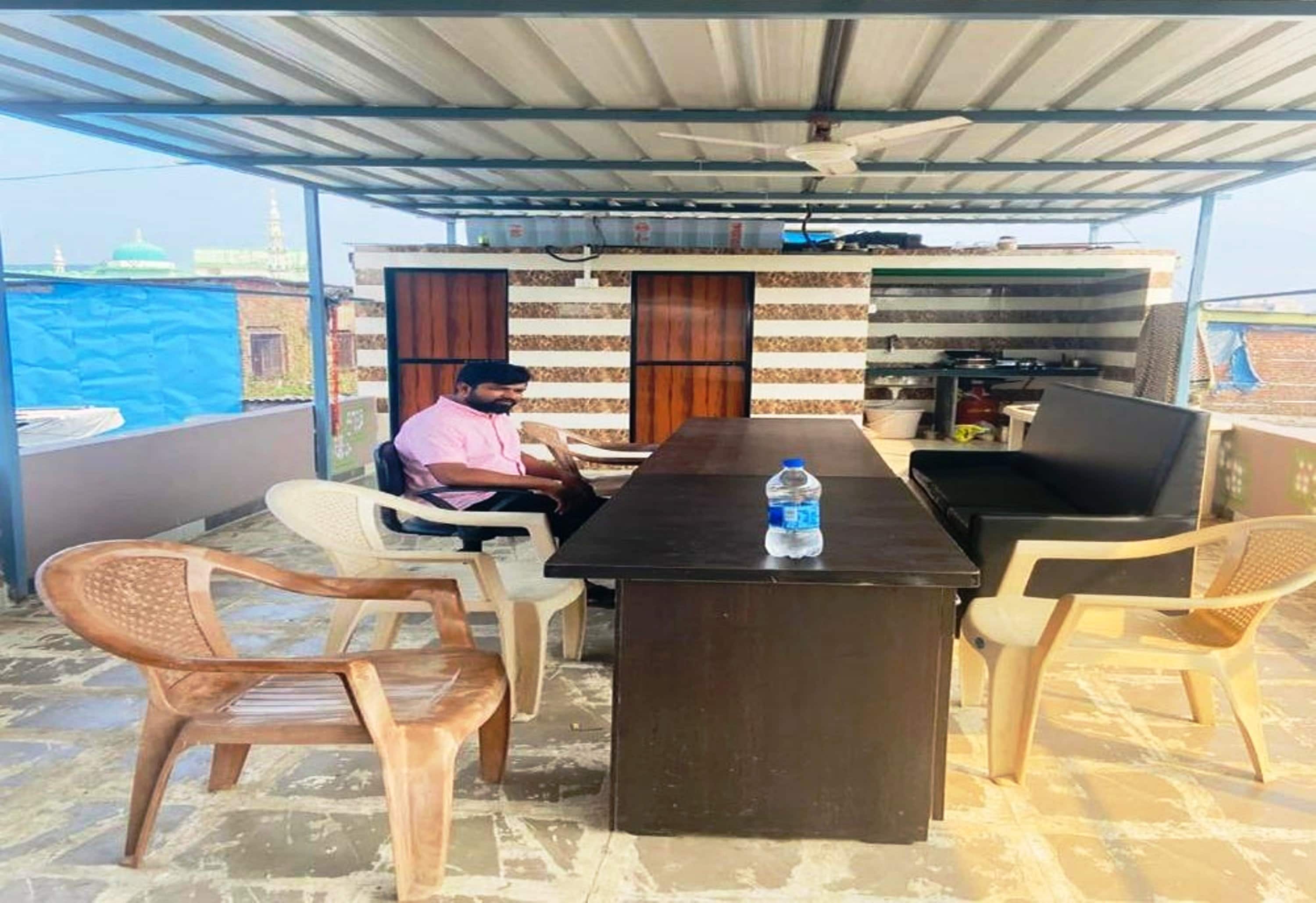 Jay Shree Shyam Dormitory - Tap to explore photos