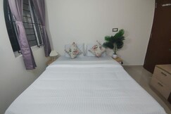 Yuhii Comfy 1BHK Harlur Rd HSR Ext Free parking