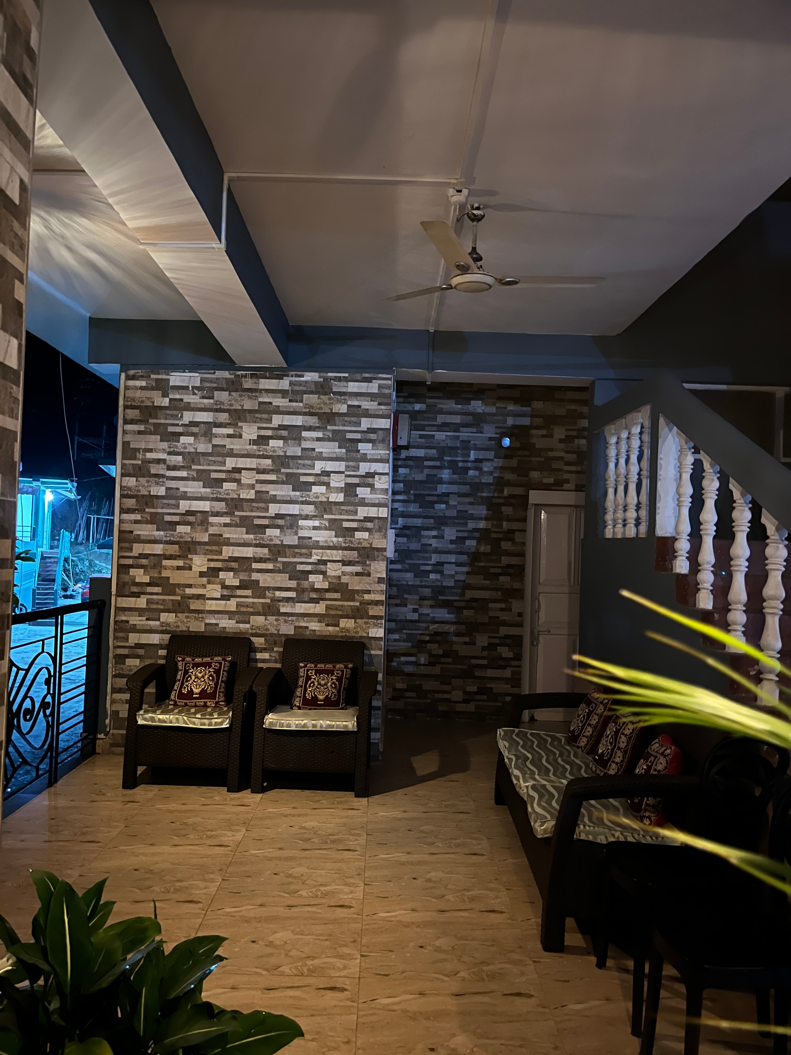 Loya Homestay - Tap to explore photos