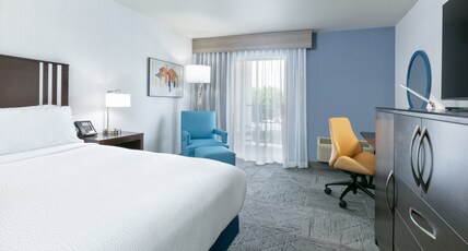 Holiday Inn Express Spokane-Valley, an IHG Hotel Room Type - 1 King Standard Balcony