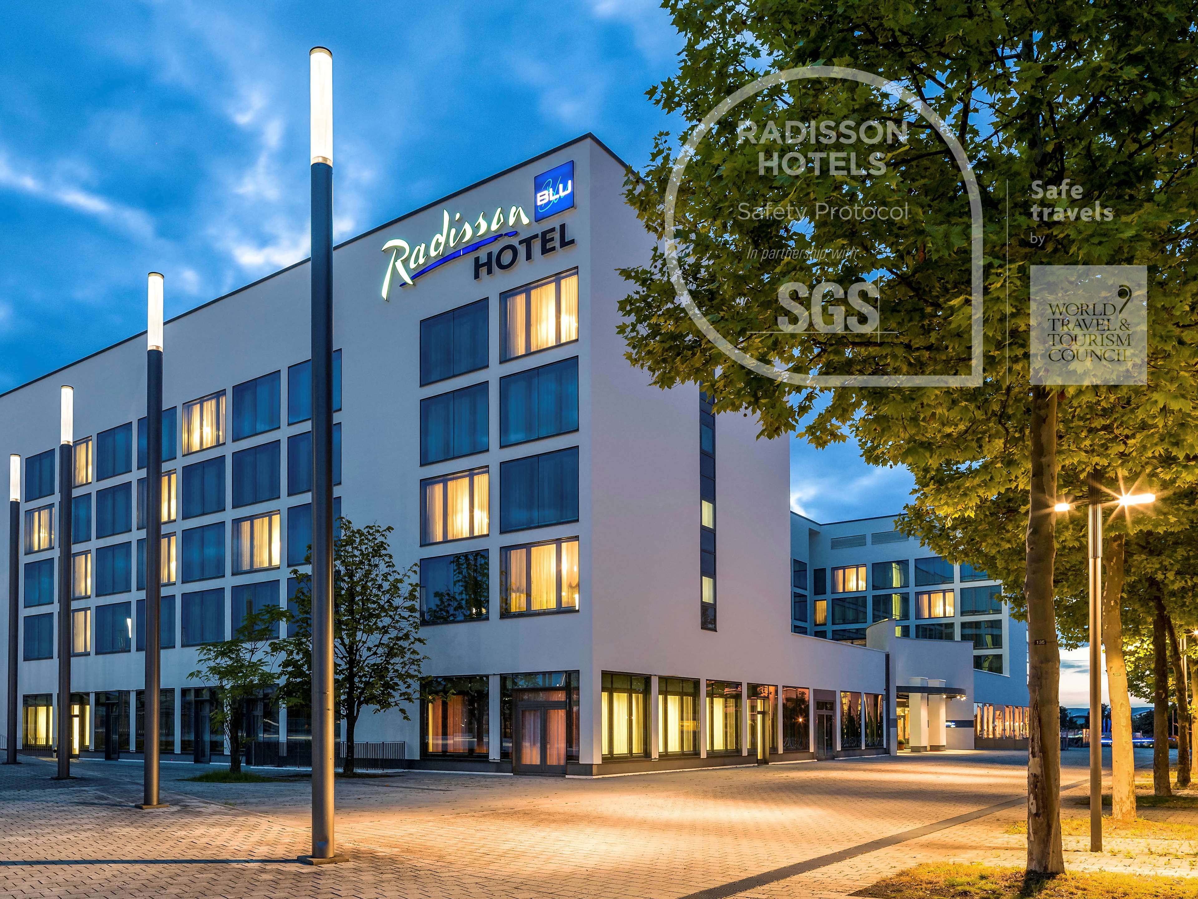 Radisson Blu Hotel, Hannover - Tap to explore photos