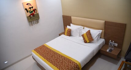 Hotel Royal Respite Room Type - Deluxe Room AC .