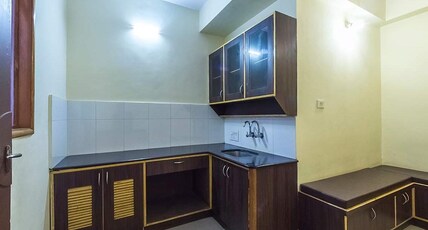 Shreyas Residency Room Type - Deluxe Room