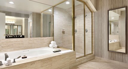 Embassy Suites by Hilton Brea - North Orange County Room Type - 1 KING PENTHOUSE SUITE