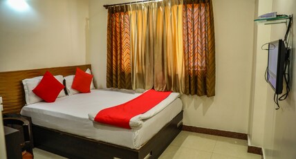 Hotel Monarch Room Type - Deluxe Room