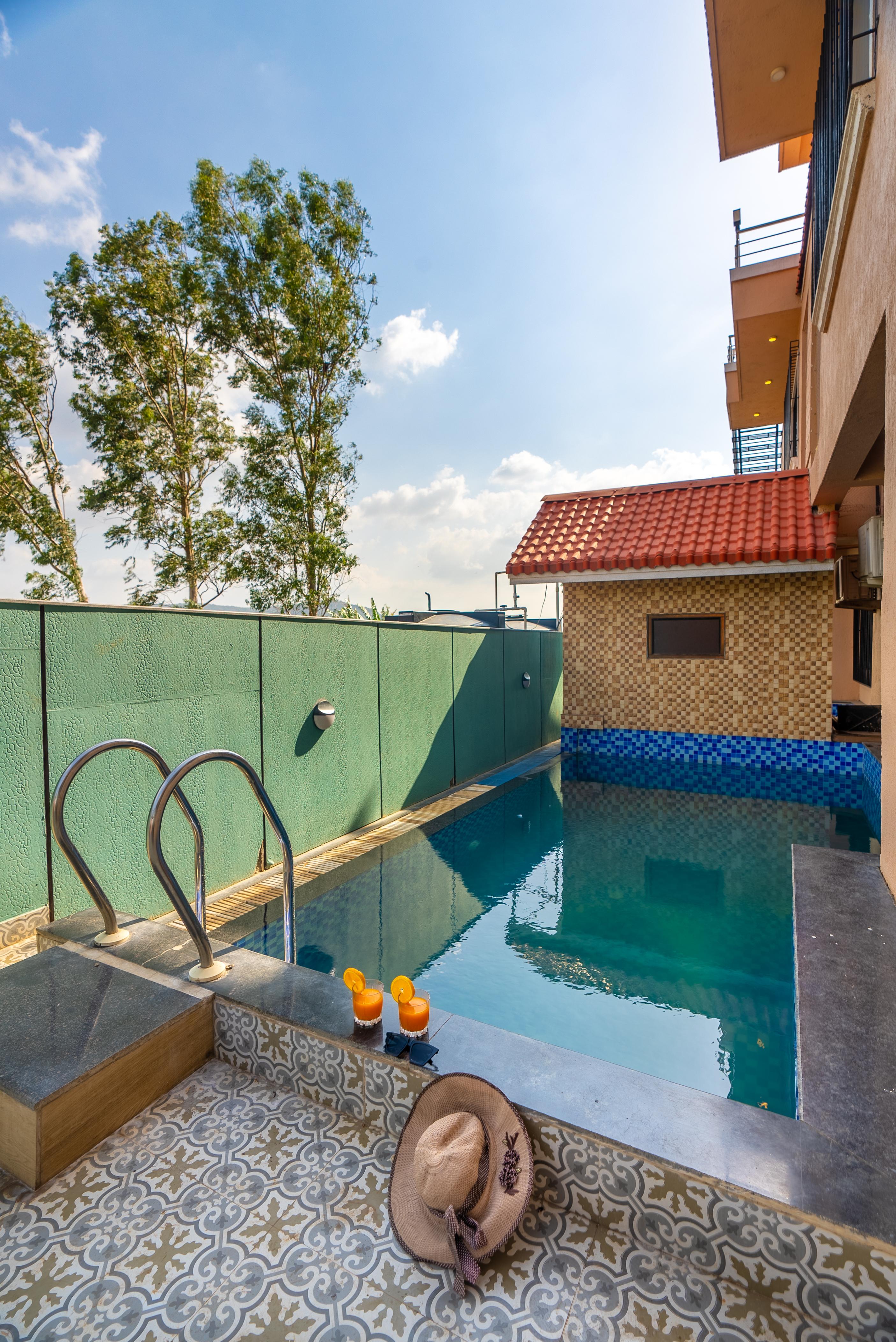 Luxury Kadan 6BHK with Pvt Pool - Tap to explore photos