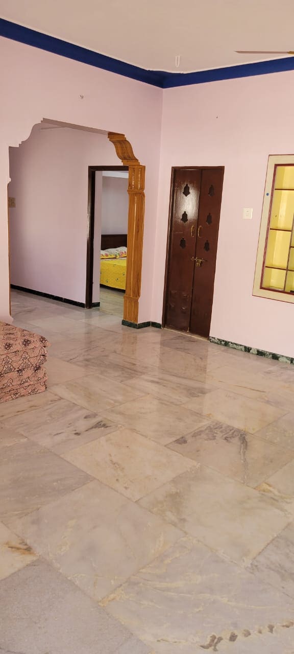 Sri Kamakshi Amman Homestay - Tap to explore photos