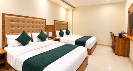 Hotel BKC Garden- Near US Embassy BKC Room Type - Deluxe Quadruple Room