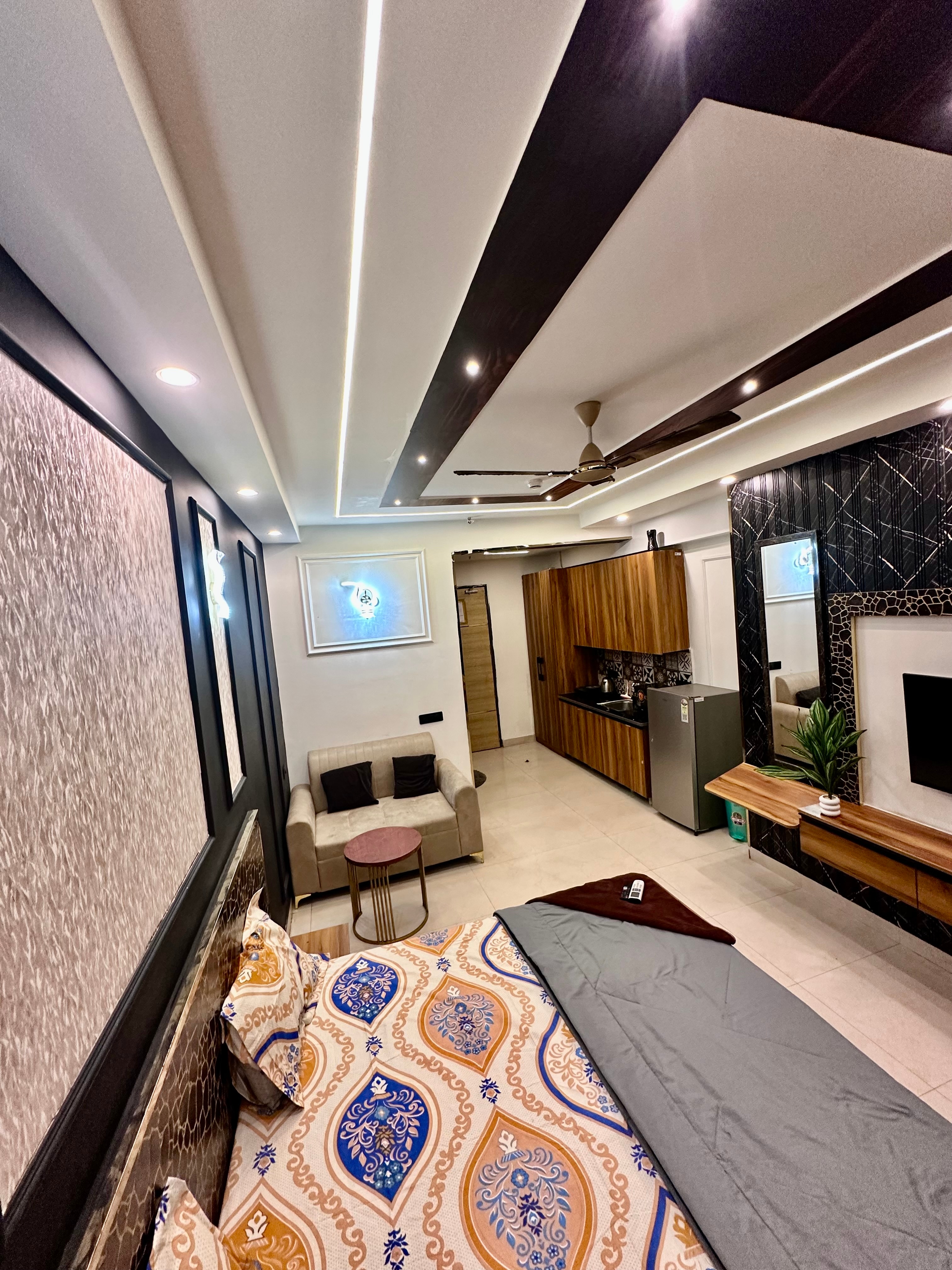 Executive sky suite with panoramic sunset view - Tap to explore photos