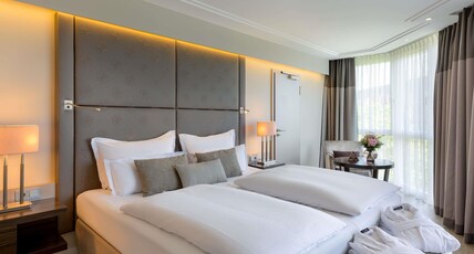 Pullman Munich Room Type - Junior Suite, double bed or twin beds and sofabed, also ideal for families
