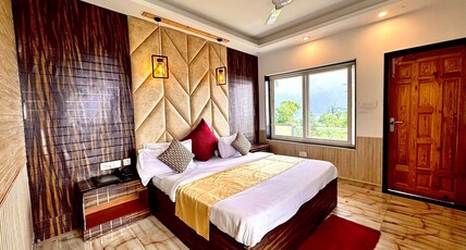 Heavens View Resort - A Boutique Stay Room Type - Deluxe with Balcony Room