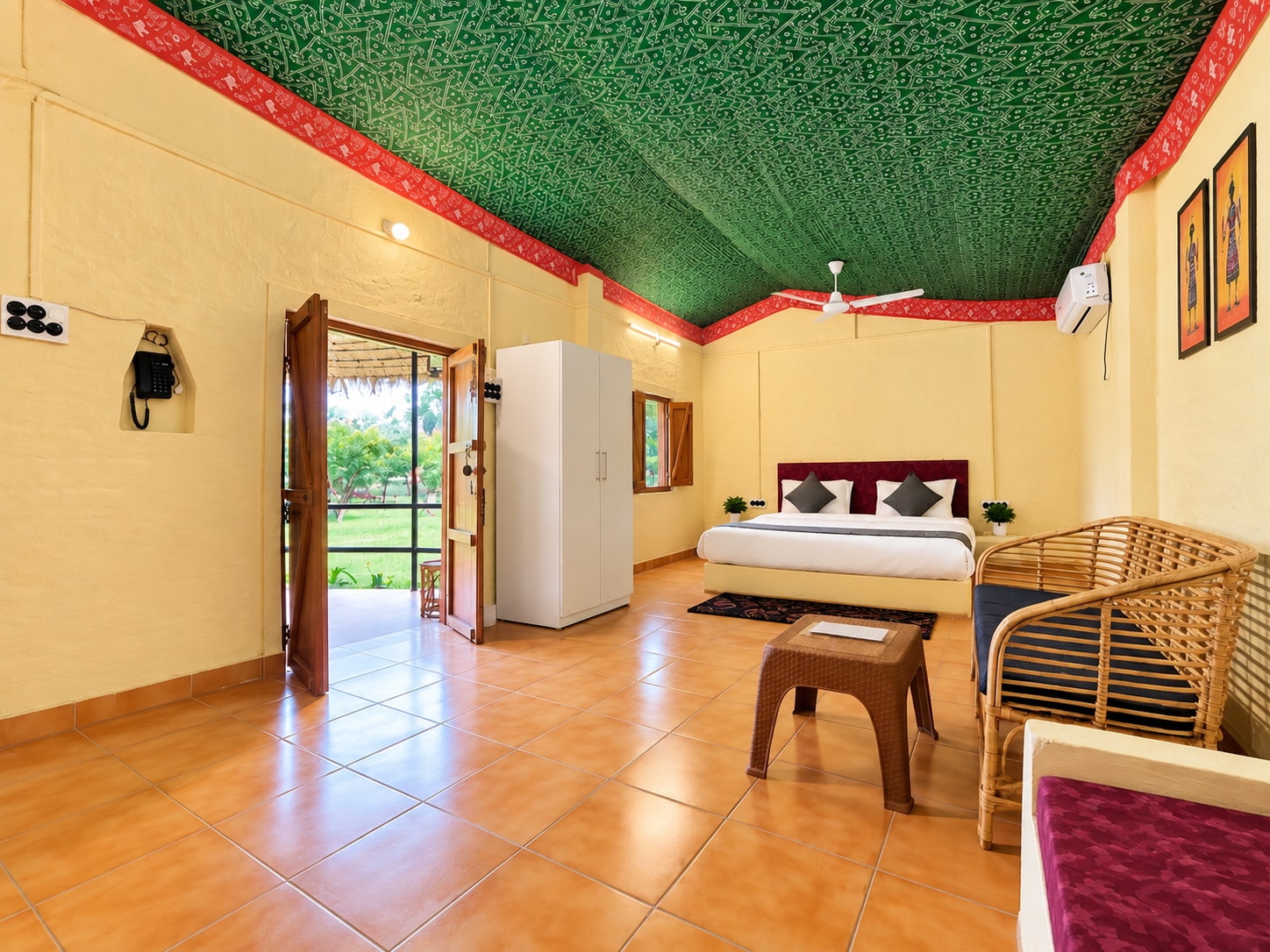 TGI INSIGNIA RESORT AND VILLAS - Tap to explore photos