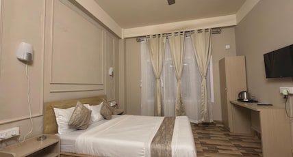 Restel Guest House Room Type - Deluxe Queen Bed Room