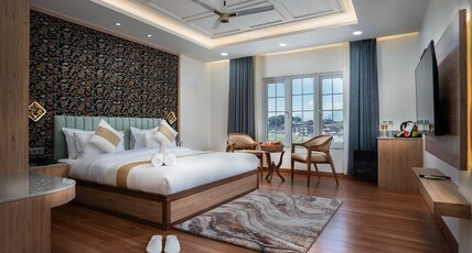 Jhelum Comfort Inn Room Type - Luxury Room with River View