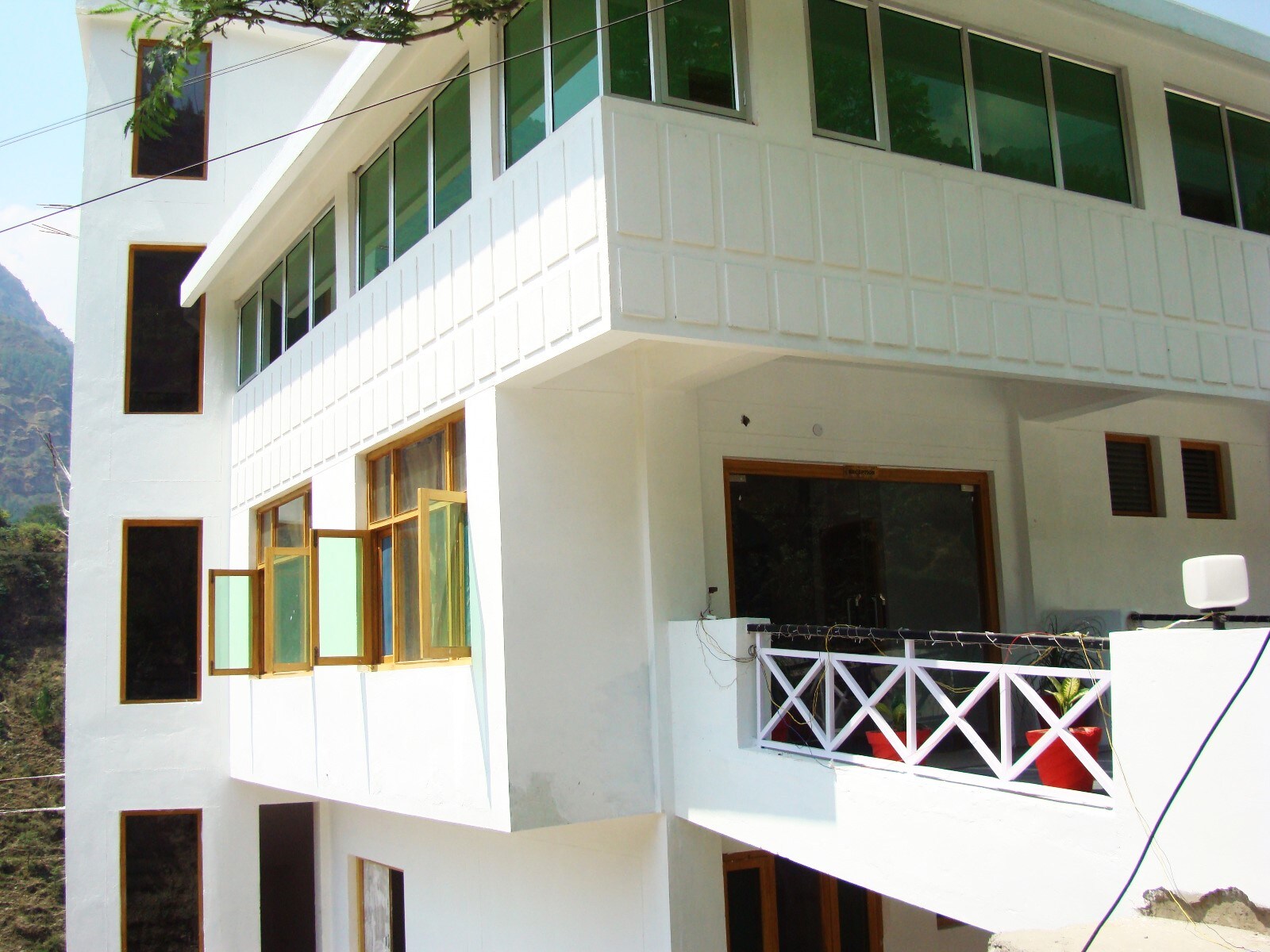 Hotel Le Meadows - Tap to explore photos