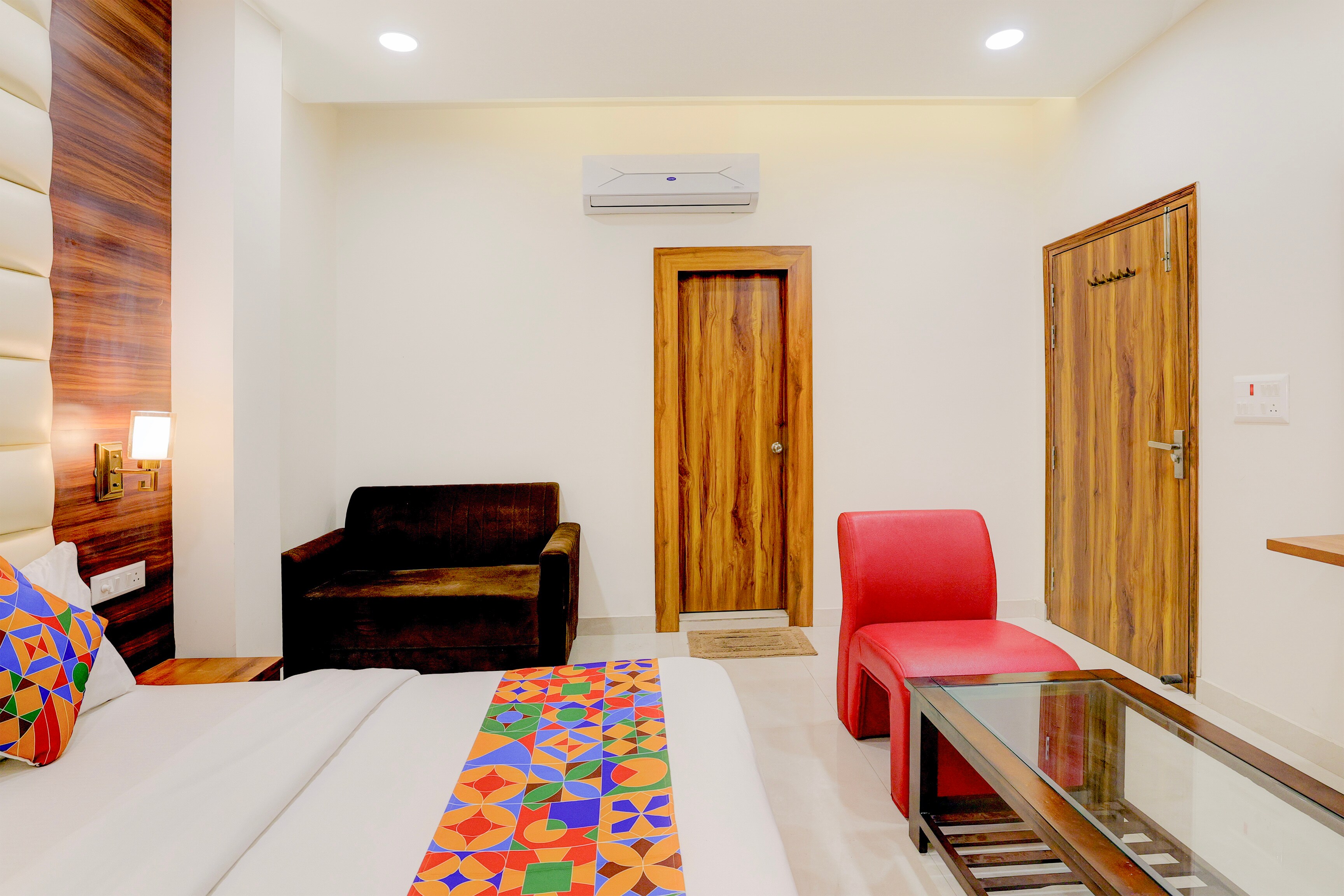 FabHotel The Elegant - 150 Meters From Delhi Public School Meerut - Tap to explore photos