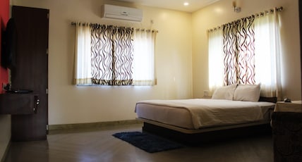 Hotel Manju Palace Room Type - Deluxe AC Room Hotel Manju Palace Room Type - Deluxe AC Room