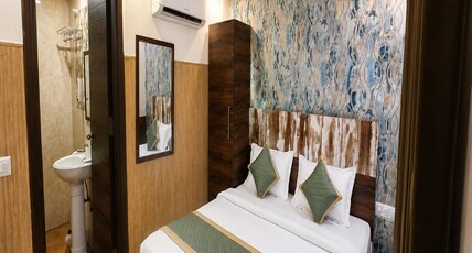 Hotel Smart Luxury Room Type - Deluxe Room with Balcony
