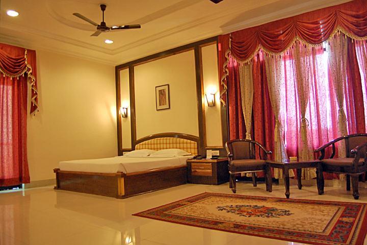 Hotel Rudra Continental - Tap to explore photos