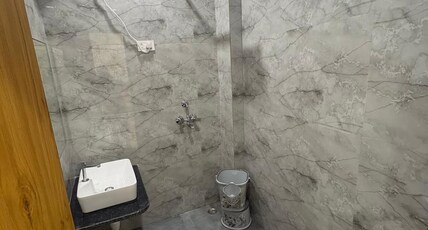 Hotel D K Palace Kishangarh Room Type - Deluxe Triple Bed Non Ac Room