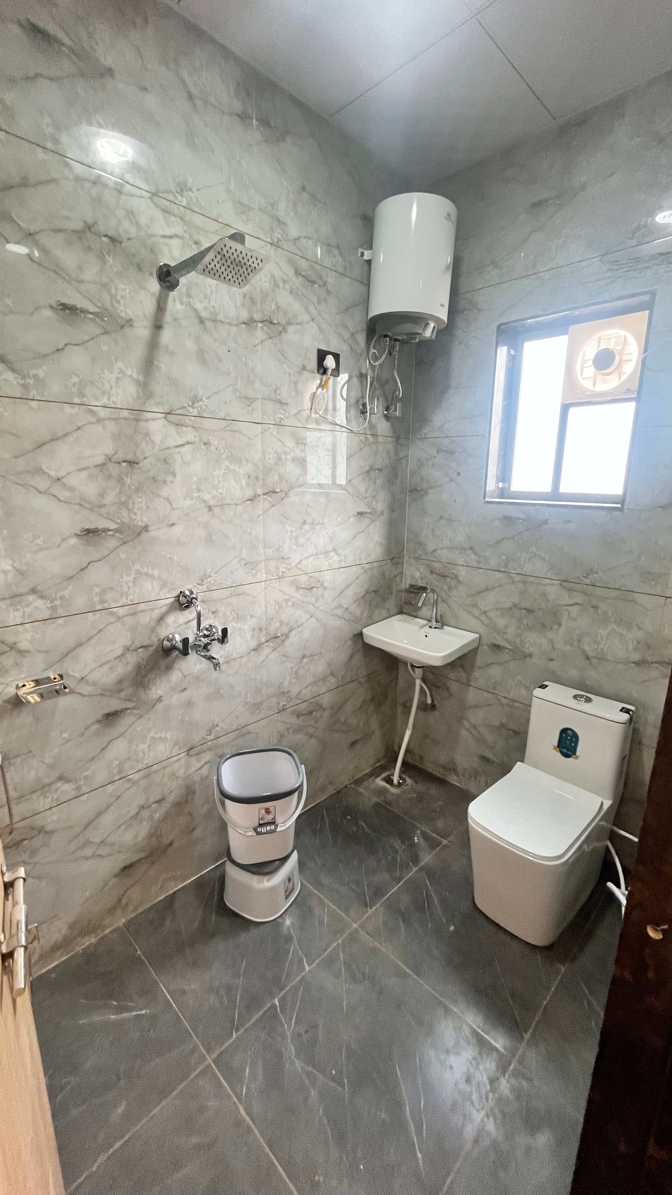 Banke Bihari Guest House - Tap to explore photos