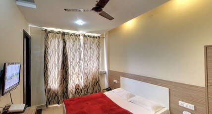  HOTEL MEHARS Room Type - Deluxe Room