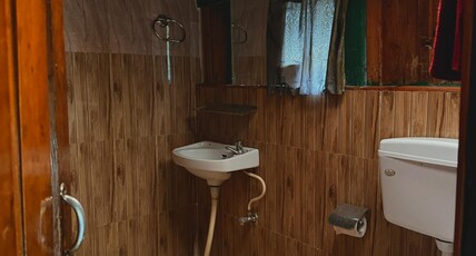 Doli Guest House by EKA Collective LLP Room Type - Buransh
