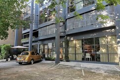 Dancenter The Spades Hostel