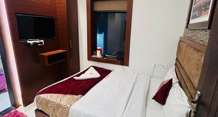 GOEL INN Room Type - Deluxe Room